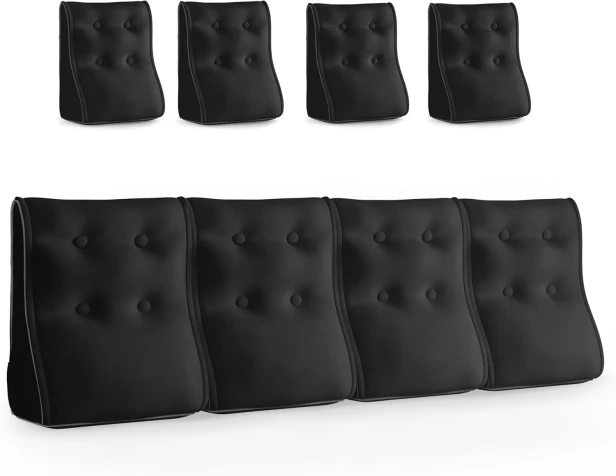 Zestaw czterech pikowanych, czarnych poduszek lędźwiowych z weluru z białą lamówką.