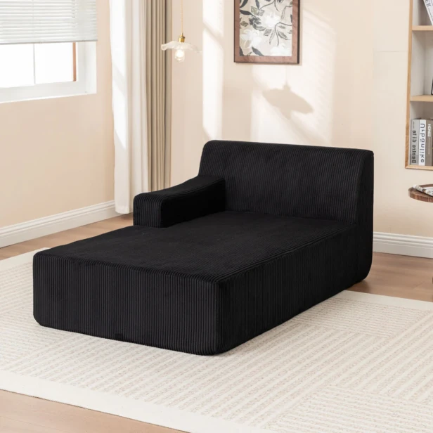 Leżanka wypoczynkowa z podłokietnikiem - Czarna, aranżacja w salonie.