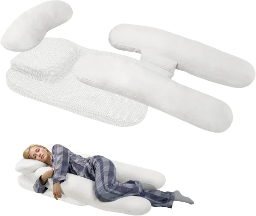 Kobieta leży na Poduszka Ortopedyczna z Kanałem na Ramię (dla Osób Śpiących na Boku) Biała.