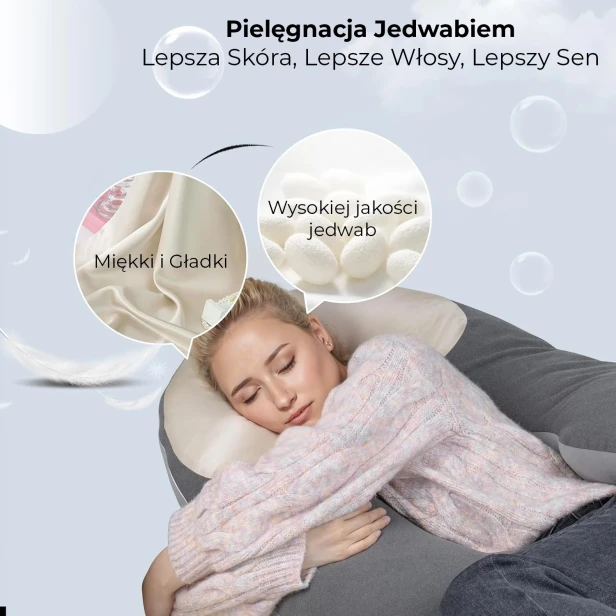 Kobieta śpi na poduszce z jedwabną poszewką.