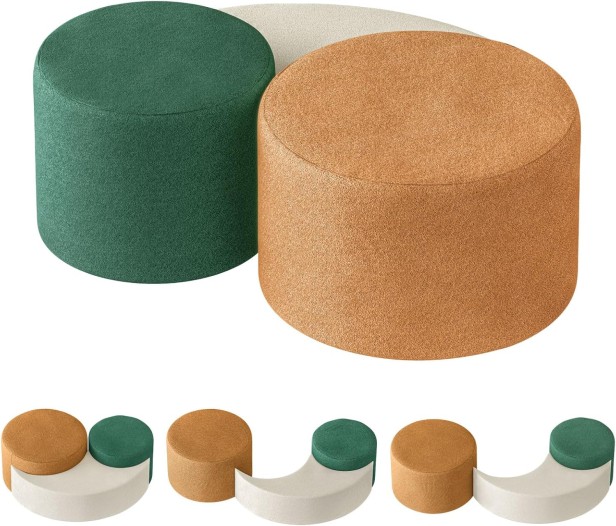 Zestaw puf i stolików kawowych modułowych składający się z okrągłych i półksiężycowych elementów w kolorach zielonym, pomarańczowym (terakota/rdza) i beżowym.