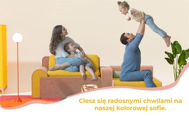 Radosną rodzina korzystająca z modułowej Kanapy dla Dzieci i Rodziców 287 cm