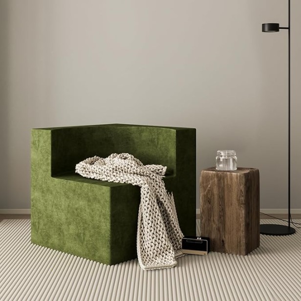 Fotel "Aksamitny Uścisk", aranżacja w salonie.