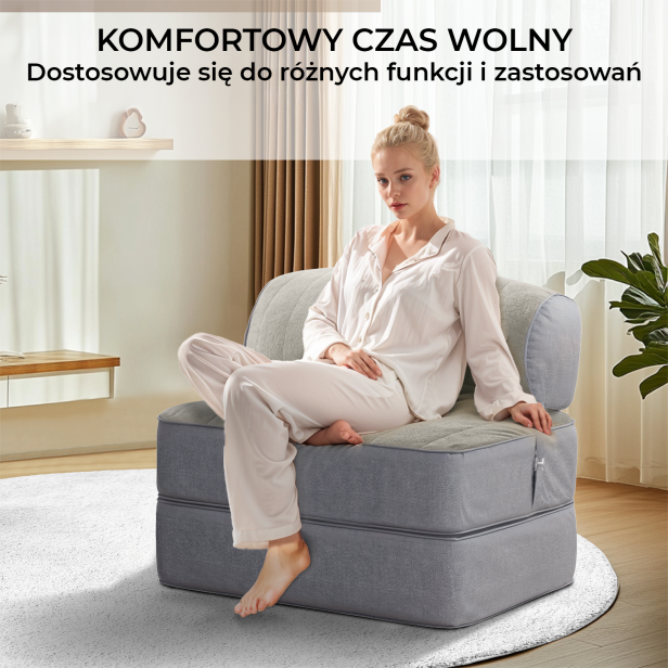 Kobieta siedząca na Modułowy Fotel Rozkładany 3w1
