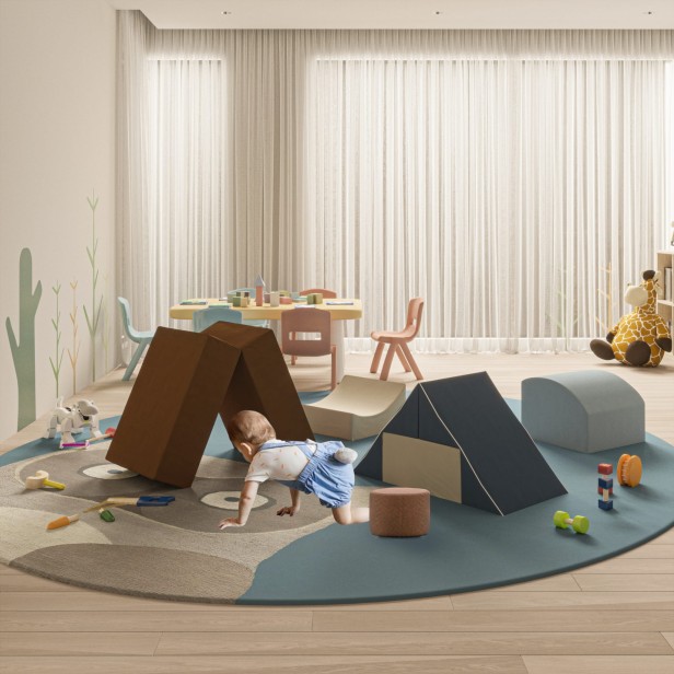 Dziecko bawiące się Sofą z Piankowych Bloków dla Dziecka