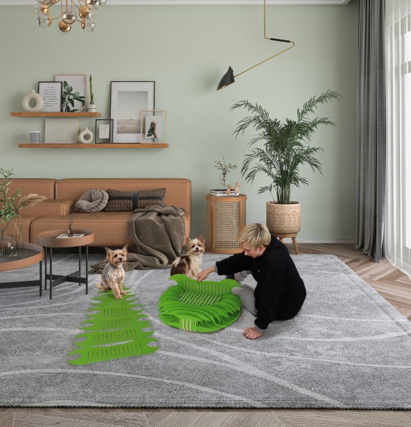 Mężczyzna składający Legowisko Filcowe DIY dla Zwierzaka