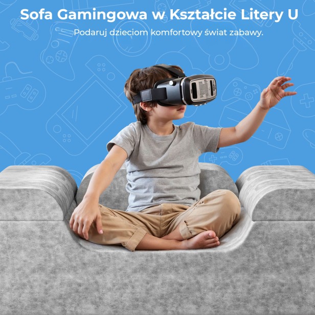 Chłopiec grający siedzący na Sofa w kształcie litery U