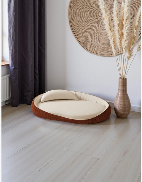 Legowisko dla Zwierząt "Groszek" Pomarańczowe, aranżacja w salonie.