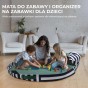 Pojemnik na Zabawki i Mata do Zabawy 3w1, kobieta bawiąca się z dziećmi w salonie