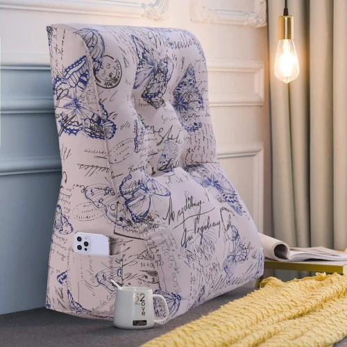 Wszechstronna Poduszka do Czytania Wzór Motyle, aranżacja w sypialni na łóżku.